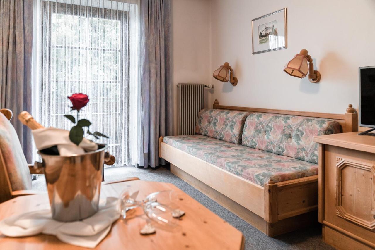 Hotel Kirchenwirt Dobbiaco Kültér fotó